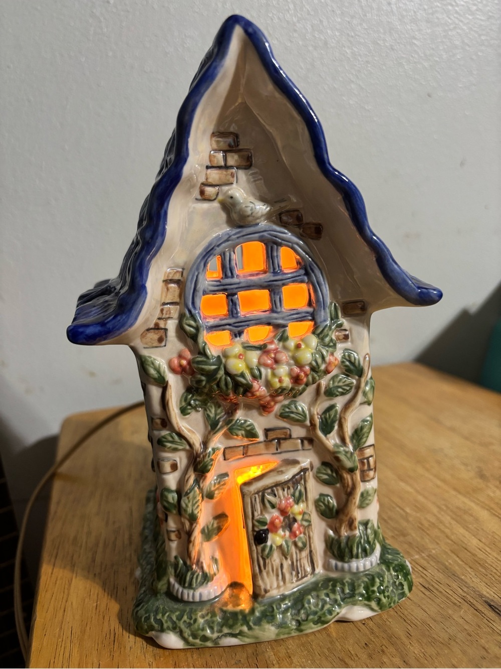 Ceramic House accent light